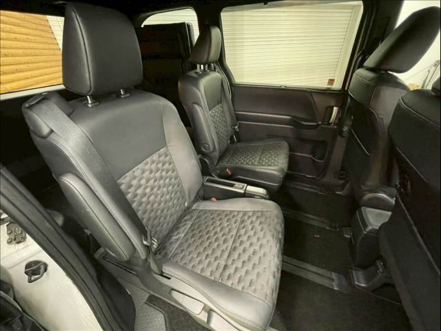 トヨタ ヴォクシーの画像10