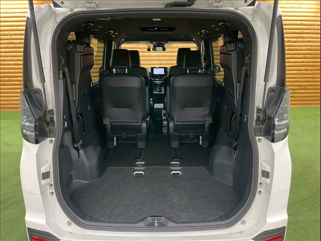 トヨタ ヴォクシーの画像20