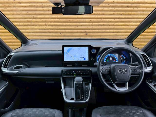 トヨタ&nbsp;ヴォクシーハイブリッドの画像3