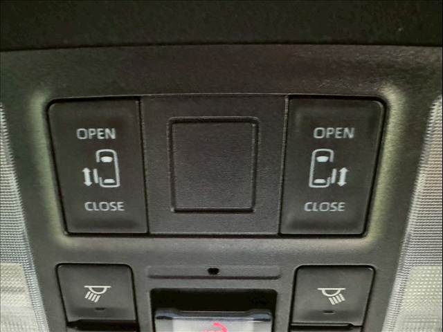 トヨタ&nbsp;ヴォクシーハイブリッドの画像8