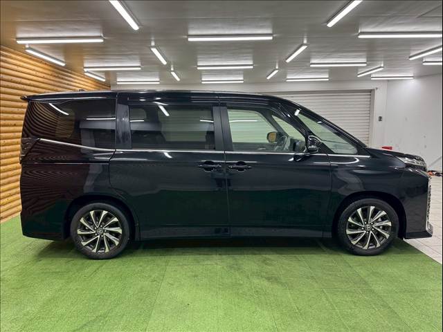 トヨタ&nbsp;ヴォクシーハイブリッドの画像17