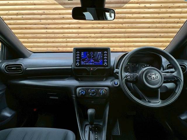 ヤリス□X 内装他