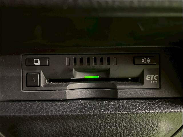 トヨタ ヴォクシーハイブリッドの画像8