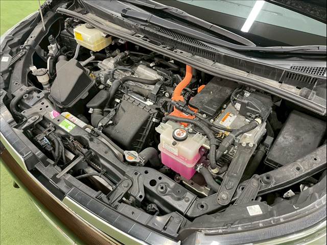 トヨタ ヴォクシーハイブリッドの画像13