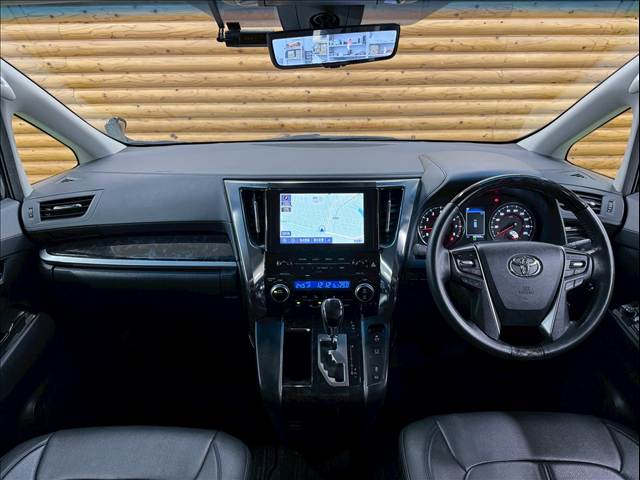 トヨタ&nbsp;アルファードの画像3