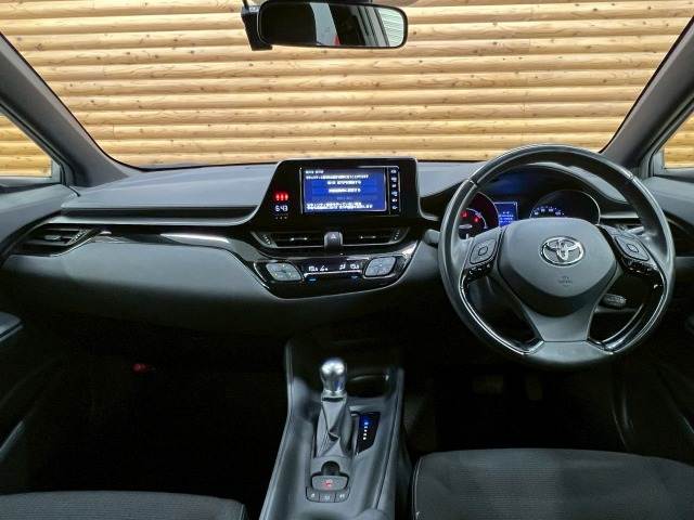 C-HR□ハイブリッド S“LED Package” 内装他