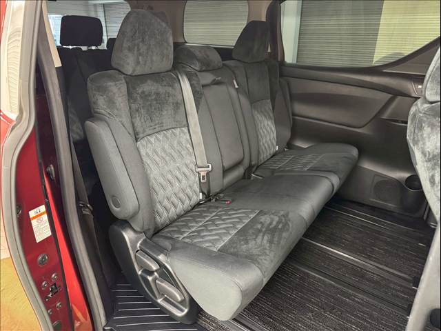 アルファード２．５Ｓ　ＪＢＬ／１０．５型ディスプレイオーディオ／後席モニター／ブラインドスポットモニター／レーダークルーズコントロール／コーナーセンサー／デジタルインナーミラー／ＡｐｐｌｅＣａｒＰｌａｙ／スマートキー 内装他