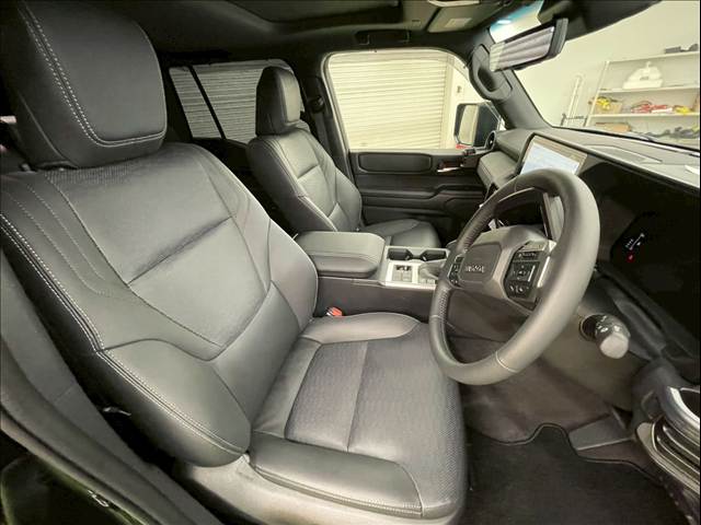 ランドクルーザー250ＶＸ　ＡｐｐｌｅＣａｒＰｌａｙ／丸目／デジタルミラー／サンルーフ／電動リアゲート／シートヒーター／シートクーラー／ブラインドスポットモニター／ステアリングヒーター／パワーシート／ルーフレール 内装他