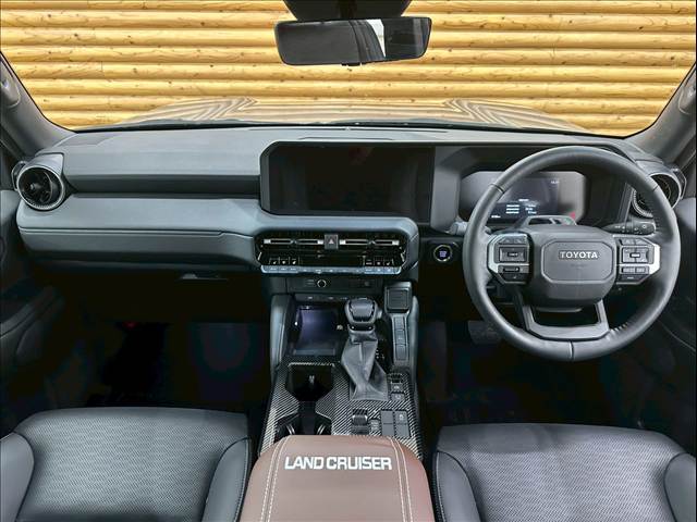 ランドクルーザー250VX サンルーフ/全周囲カメラ/デジタルミラー/AppleCarPlay/3列シート/電動リアゲート/シートH/ベンチレーション/ステアリングH/BSM/追従クルコン/電動パーキングブレーキ 内装他