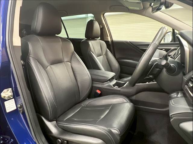 レガシィアウトバックリミテッドEX 11.6型ナビ/AppleCarPlay/黒革シート/シートヒーター/コーナーセンサー/ステアリングヒーター/電動リアゲート/パドルシフト/スマートキー/プッシュスタート/パワーシート/シートメモリ 内装他