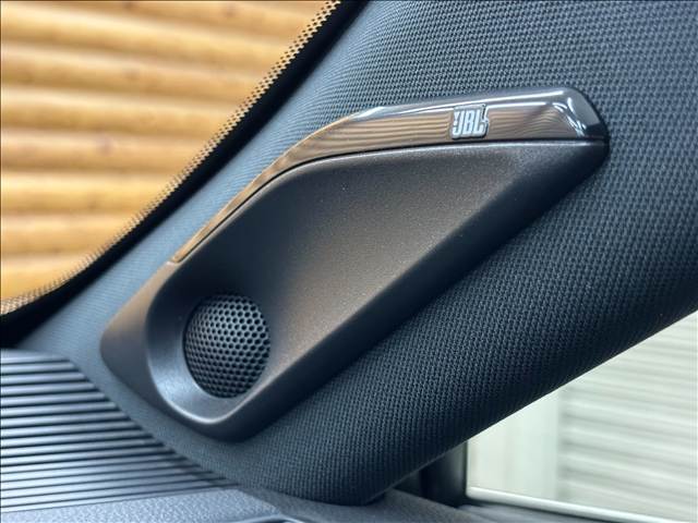 ハリアーZ 後期/AppleCarPlay/全周囲カメラ/HUD/デジタルミラ/電動リアゲート/パワーシート/ブラインドスポットモニター/レーダークルーズコントロール/JBLサウンド/スマートキー 内装他