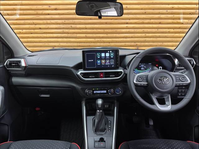トヨタライズZ AppleCarPlay/全周囲カメラ/9型純正ディスプレイオーディオ/シートヒーター/コーナーセンサー/スマートキー/プッシュスタート/電動パーキングブレーキ/ブレーキホールド/LEDヘッドライト 内装他