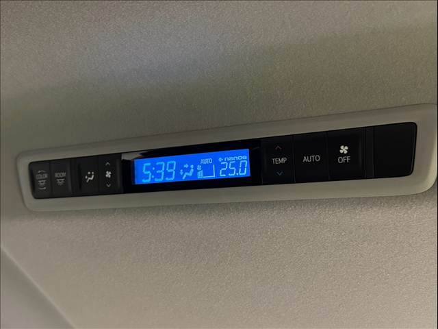 トヨタ アルファードの画像8