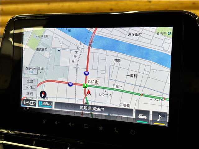 フロンクスベースグレード AppleCarPlay/全周囲カメラ/追従クルコン/ブラインドスポットモニター/ヘッドアップディスプレイ/クリアランスソナー/衝突軽減ブレーキ/シートヒーター/スマートキー/プッシュスタート 内装他