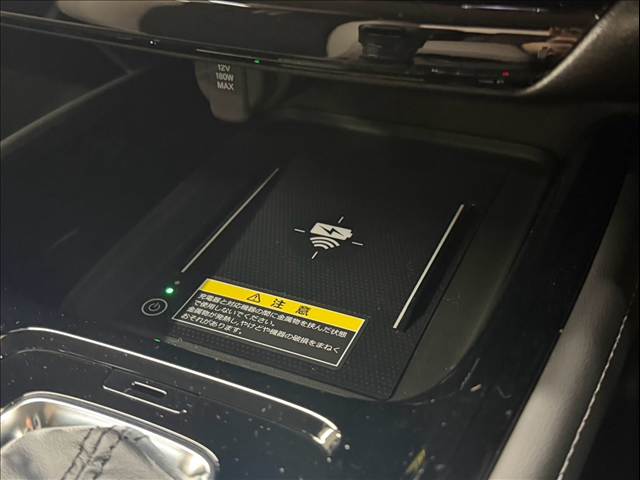 ヴェゼルハイブリッドe:HEV Z・PLaYパッケージ 登録済未使用車/AppleCarPlay/シートH/クリアランスソナー/ブラインドスポットモニター/電動リアゲート/ステアリングヒーター/フルセグTV/スマートキー/プッシュスタート/パドルシフト 内装他