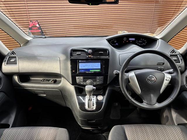 セレナ◆ハイウェイスター Vセレクション+Safety2 S-HYBRID 内装他