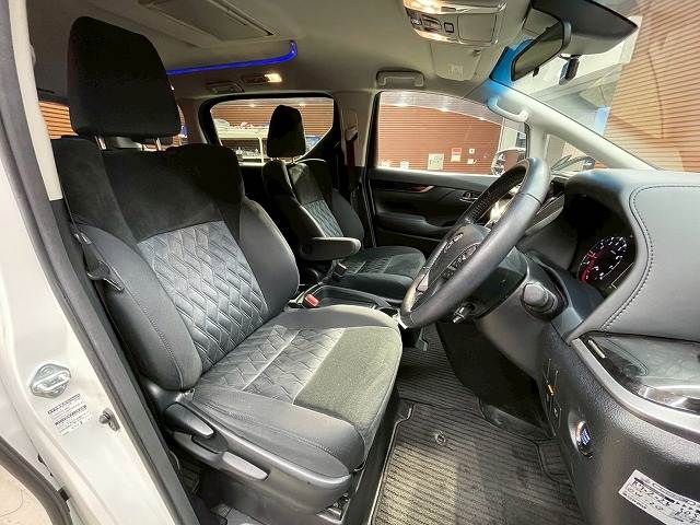 トヨタ アルファードの画像7