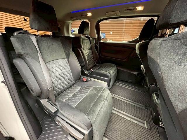 トヨタ アルファードの画像8
