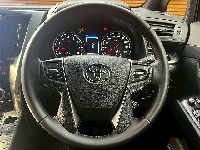トヨタ ヴェルファイアの画像13