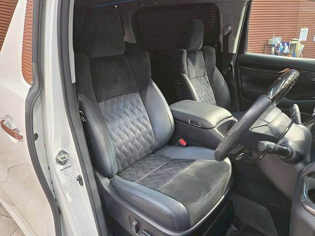 トヨタ ヴェルファイアの画像8