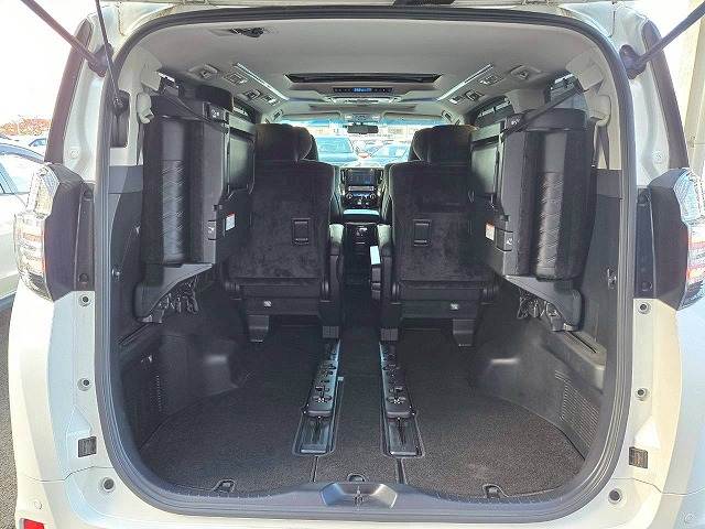 トヨタ ヴェルファイアの画像20