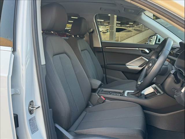 Q335 TFSI advanced 内装他