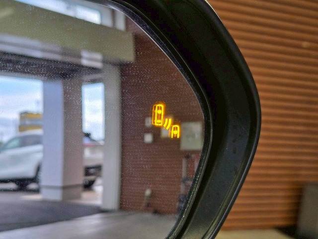 C-HR◆ハイブリッド G “Mode-Nero” 内装他