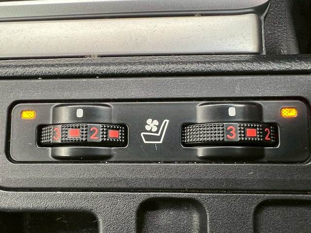 トヨタ ランドクルーザープラドの画像5