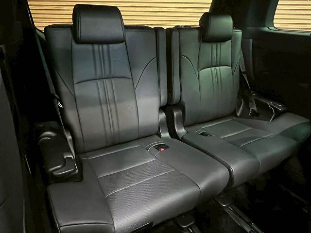 トヨタ アルファードハイブリッドの画像9