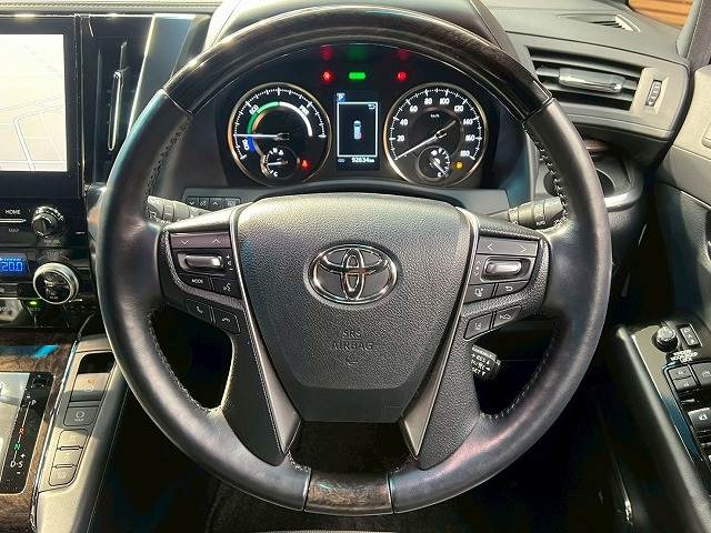 トヨタ アルファードハイブリッドの画像13