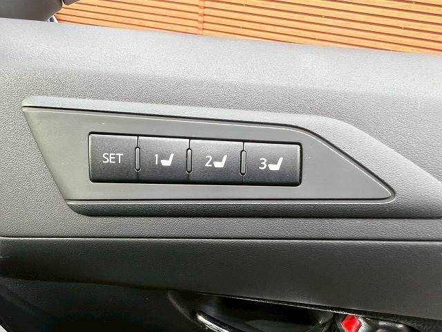 トヨタ アルファードハイブリッドの画像15