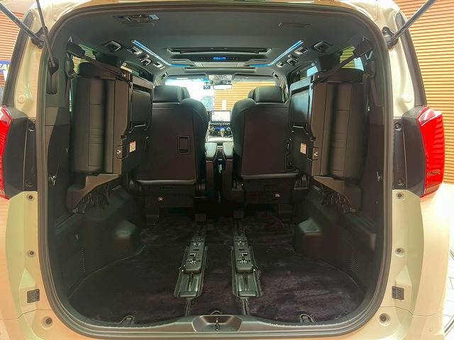 トヨタ アルファードハイブリッドの画像20