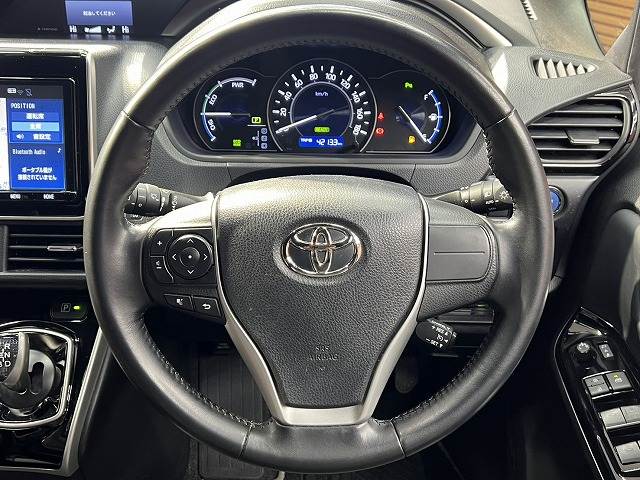 トヨタ ヴォクシーハイブリッドの画像13