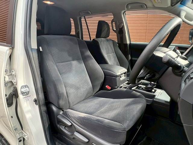 トヨタ&nbsp;ランドクルーザープラドの画像8