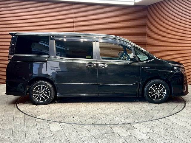 トヨタ&nbsp;ヴォクシーハイブリッドの画像18