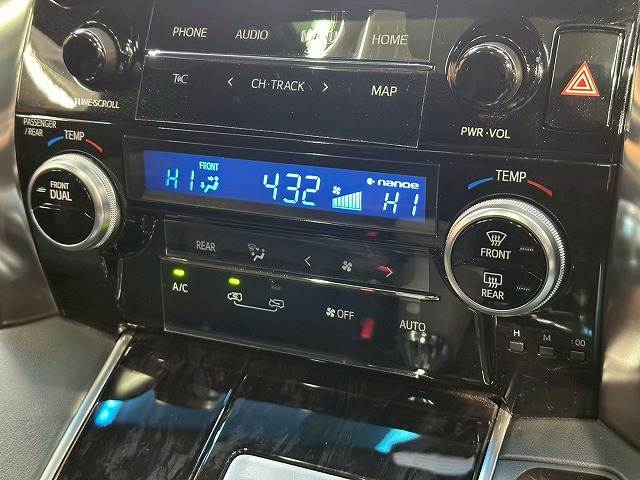 トヨタ&nbsp;アルファードの画像12