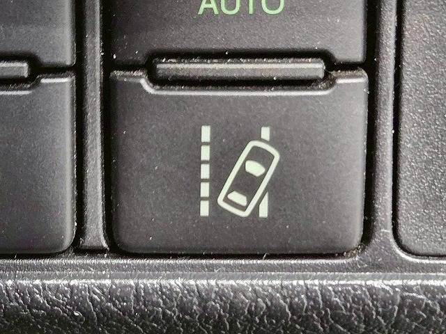 トヨタ&nbsp;カローラフィールダーハイブリッドの画像6