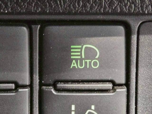 トヨタ&nbsp;カローラフィールダーハイブリッドの画像7