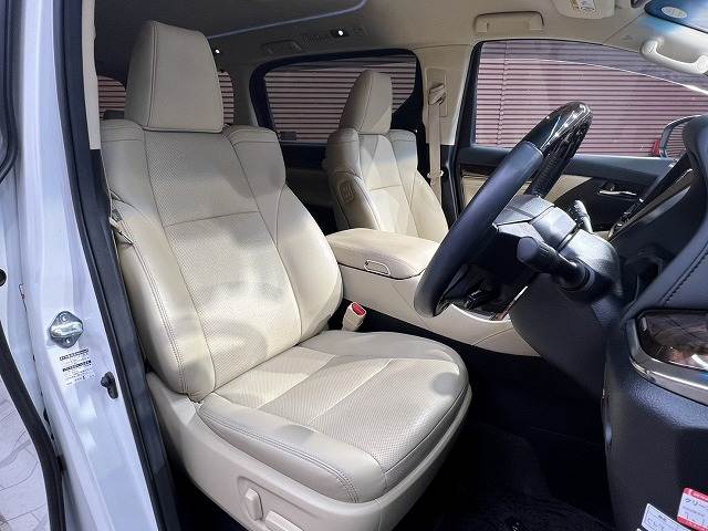 トヨタ&nbsp;アルファードの画像8