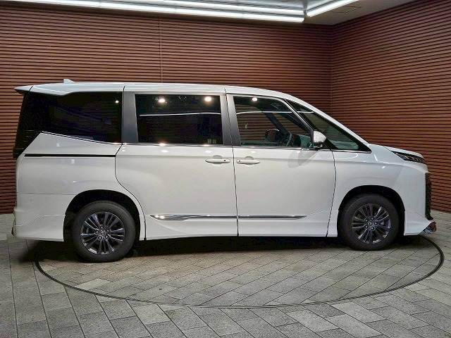 トヨタ&nbsp;ヴォクシーの画像18