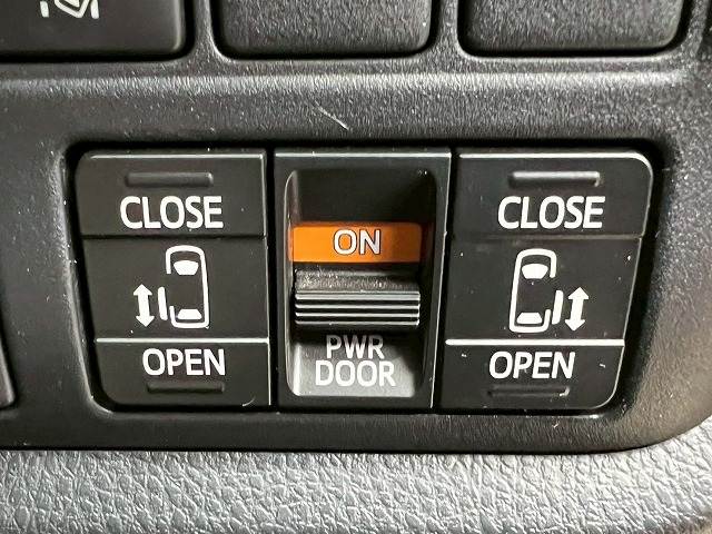 トヨタ&nbsp;ヴォクシーの画像6