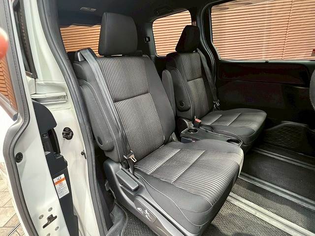 トヨタ&nbsp;ヴォクシーの画像9