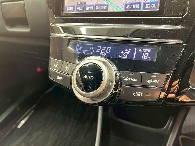 トヨタ プリウスαの画像12