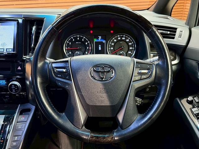 トヨタ&nbsp;アルファードの画像13