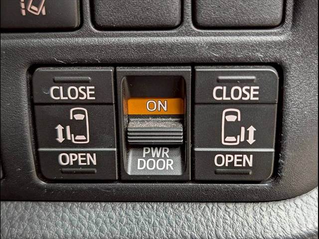 トヨタ&nbsp;ヴォクシーの画像16