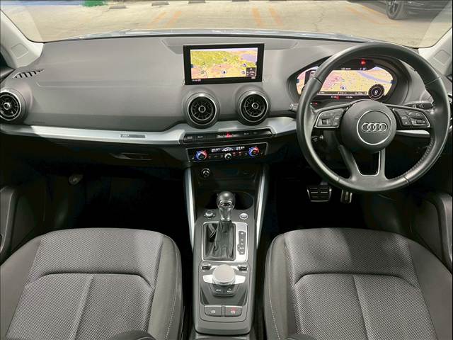 Q2◆30 TFSI sport RHD 内装他