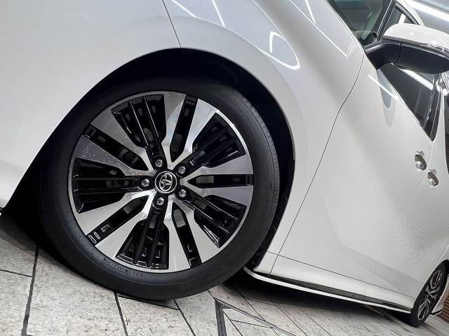 トヨタ アルファードの画像11