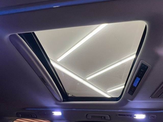 トヨタ アルファードの画像5