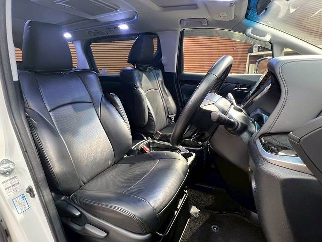 トヨタ アルファードの画像8