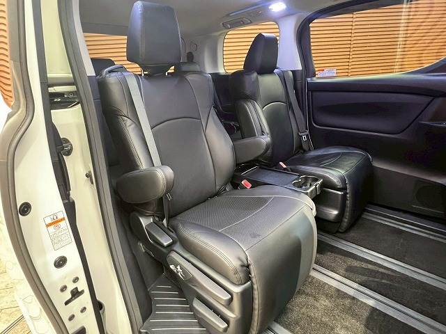 トヨタ アルファードの画像9